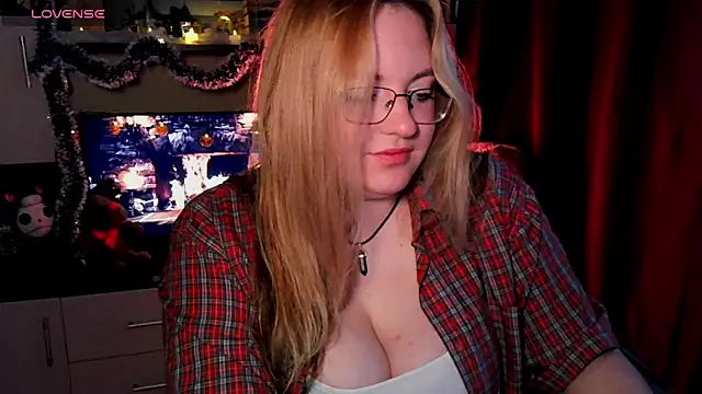 Snapshot of ZayaRush chatting on November 19, 2025, 9:20 am ZayaRush online show from November 19, 2025, 9:20 am