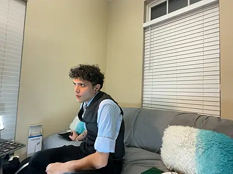 MaxAdamz online show from December 21, 2025, 5:36 am