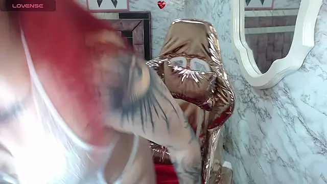 Snapshot of Red_Bunny_v chatting on January 9, 2026, 1:25 pm Red Bunny v online show from January 9, 2026, 1:25 pm