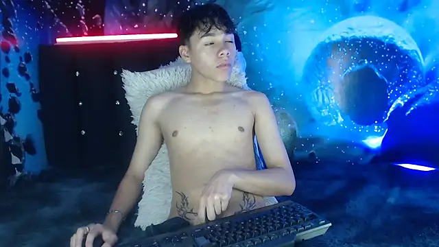 SemerHott online show from November 2, 2025, 1:24 pm