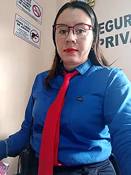 Hannah-colx online show from November 12, 2025, 1:55 pm