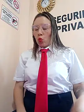 Hannah-colx online show from December 15, 2025, 4:55 pm