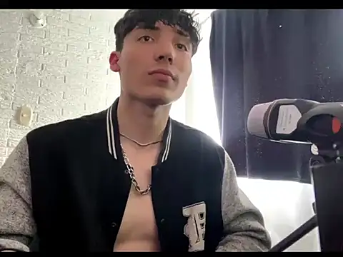 Snapshot of knielBgm chatting on March 4, 2026, 8:26 pm knielBgm online show from March 4, 2026, 8:26 pm