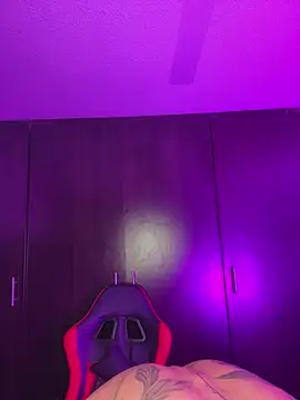 Snapshot of DavisFirb chatting on February 11, 2026, 1:43 am DavisFirb online show from February 11, 2026, 1:43 am