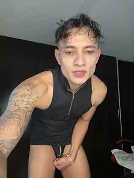 Snapshot of DavisFirb chatting on February 15, 2026, 4:14 pm DavisFirb online show from February 15, 2026, 4:14 pm