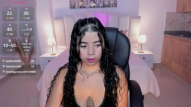 Snapshot of issi_loren chatting on September 23, 2025, 6:11 pm issi loren online show from September 23, 2025, 6:11 pm