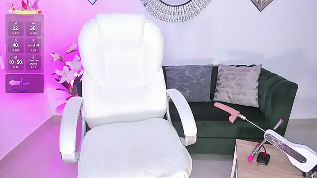 Snapshot of issi_loren chatting on December 14, 2025, 10:03 pm issi loren online show from December 14, 2025, 10:03 pm