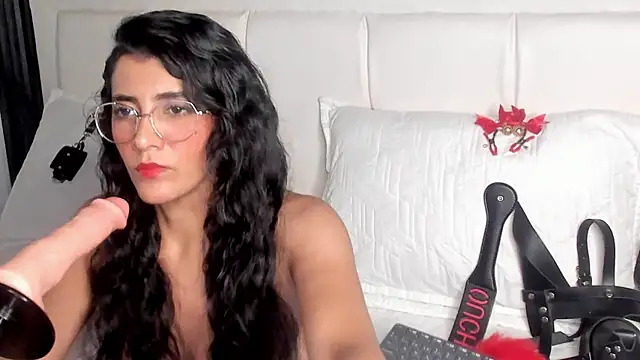 Violet sl4ve online show from October 18, 2025, 7:14 pm