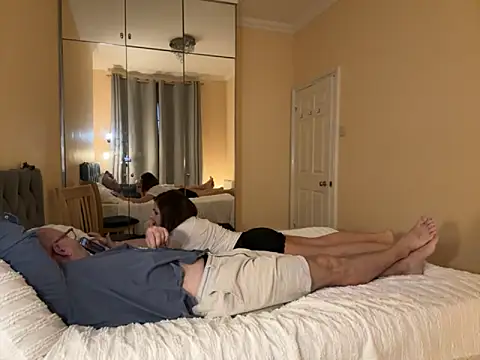 Snapshot of ViksaxBram chatting on September 24, 2025, 6:11 pm ViksaxBram online show from September 24, 2025, 6:11 pm