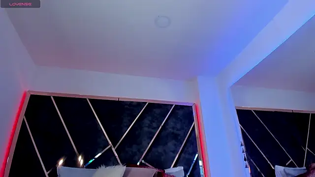 SusanaHenao online show from October 28, 2025, 5:59 pm