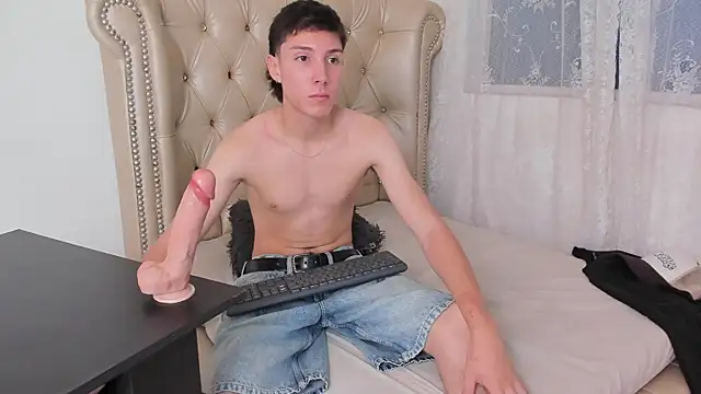 LittleDanny  online show from September 19, 2025, 1:56 pm