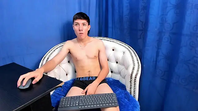 LittleDanny  online show from September 25, 2025, 2:10 pm