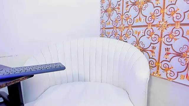 Snapshot of LittleDanny_ chatting on February 19, 2026, 10:28 pm LittleDanny online show from February 19, 2026, 10:28 pm