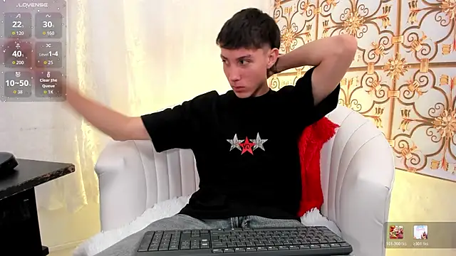 Snapshot of LittleDanny_ chatting on March 9, 2026, 4:44 pm LittleDanny online show from March 9, 2026, 4:44 pm