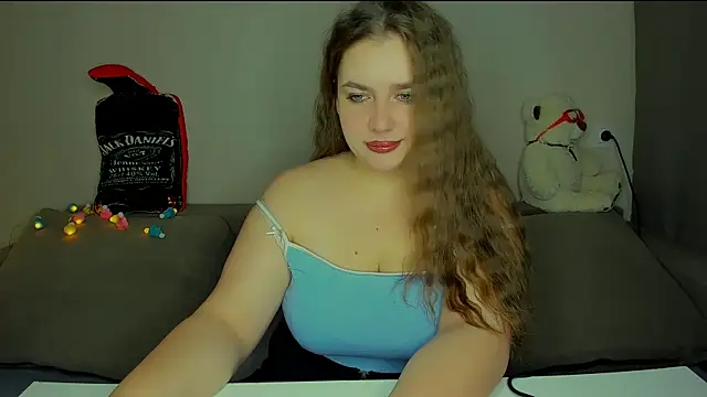 yourgem   online show from December 5, 2025, 2:31 am