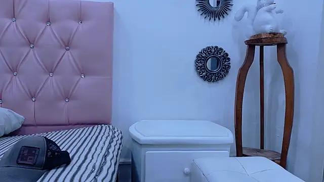 ivy scorpio online show from March 29, 2026, 5:29 am