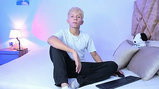 Snapshot of Hyunjin_Son chatting on January 8, 2026, 10:56 pm Hyunjin Son online show from January 8, 2026, 10:56 pm