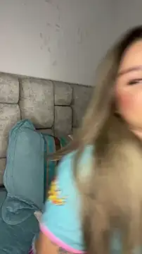 AnnyLopezzz  online show from November 21, 2025, 5:50 am