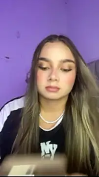 Snapshot of AnnyLopezzz_ chatting on January 13, 2026, 4:51 am AnnyLopezzz online show from January 13, 2026, 4:51 am