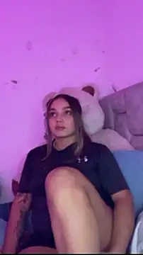 Snapshot of AnnyLopezzz_ chatting on January 16, 2026, 5:55 am AnnyLopezzz online show from January 16, 2026, 5:55 am