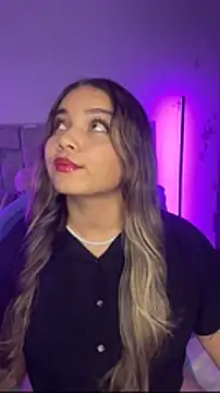 Snapshot of AnnyLopezzz_ chatting on February 13, 2026, 4:19 am AnnyLopezzz online show from February 13, 2026, 4:19 am