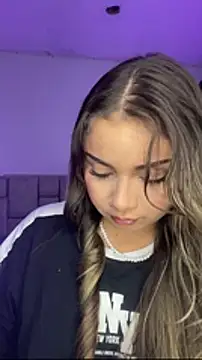 Snapshot of AnnyLopezzz_ chatting on February 14, 2026, 5:48 am AnnyLopezzz online show from February 14, 2026, 5:48 am