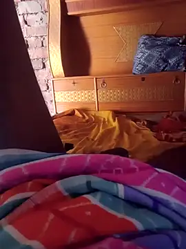 Snapshot of parmila203 chatting on October 25, 2025, 3:47 am parmila203 online show from October 25, 2025, 3:47 am