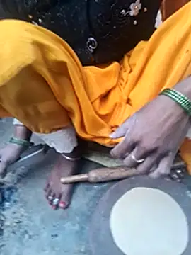 Snapshot of parmila203 chatting on February 19, 2026, 2:18 am parmila203 online show from February 19, 2026, 2:18 am