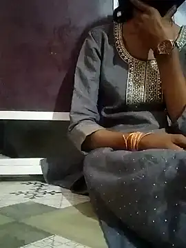 Snapshot of Idhika_Handoo chatting on September 8, 2025, 5:23 pm Idhika Handoo online show from September 8, 2025, 5:23 pm