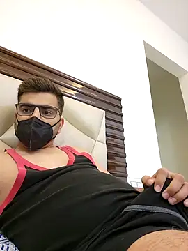 LoveGuruRA online show from November 4, 2025, 7:46 pm