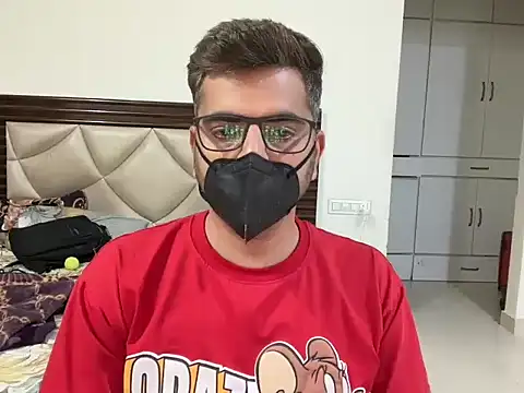 Snapshot of LoveGuruRA chatting on March 13, 2026, 4:35 pm LoveGuruRA online show from March 13, 2026, 4:35 pm