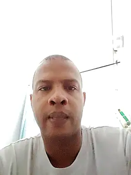 Snapshot of Perropa chatting on February 2, 2026, 7:45 pm Perropa online show from February 2, 2026, 7:45 pm