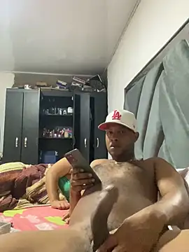 Snapshot of Perropa chatting on February 15, 2026, 5:48 am Perropa online show from February 15, 2026, 5:48 am