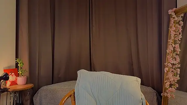 Snapshot of MaryroseRoeder chatting on October 25, 2025, 2:41 am MaryroseRoeder online show from October 25, 2025, 2:41 am