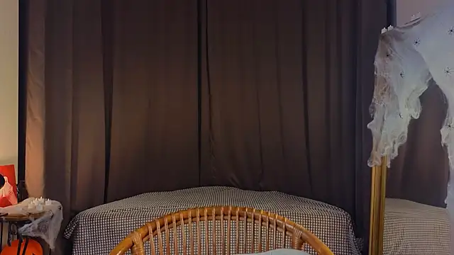 Snapshot of MaryroseRoeder chatting on November 2, 2025, 2:47 am MaryroseRoeder online show from November 2, 2025, 2:47 am