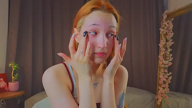 Snapshot of MaryroseRoeder chatting on November 29, 2025, 3:42 am MaryroseRoeder online show from November 29, 2025, 3:42 am