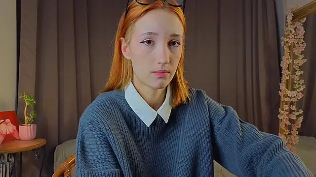 Snapshot of MaryroseRoeder chatting on November 30, 2025, 2:48 am MaryroseRoeder online show from November 30, 2025, 2:48 am