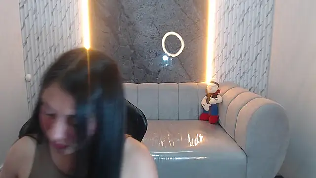 Snapshot of Ivony18_b chatting on October 19, 2025, 3:07 am Ivony18 b online show from October 19, 2025, 3:07 am