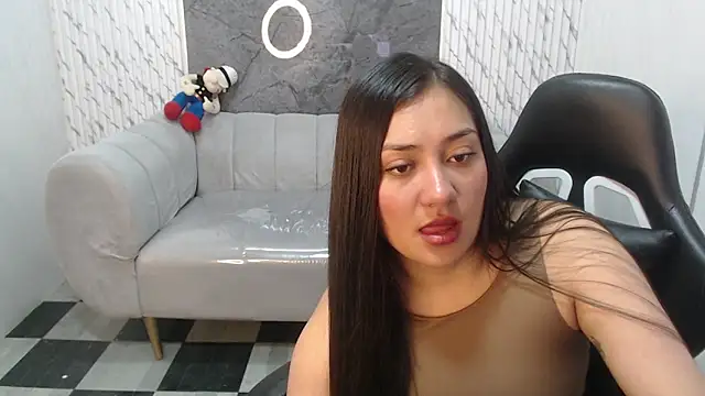 Snapshot of Ivony18_b chatting on November 2, 2025, 3:20 am Ivony18 b online show from November 2, 2025, 3:20 am