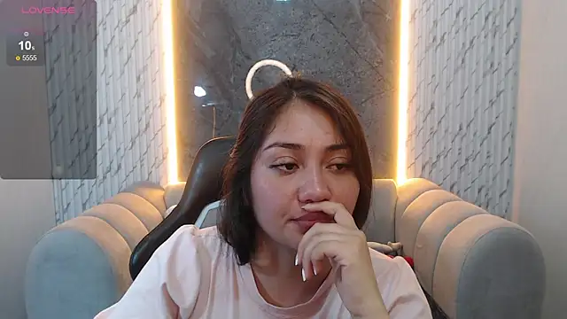 Snapshot of Ivony18_b chatting on November 30, 2025, 8:07 am Ivony18 b online show from November 30, 2025, 8:07 am