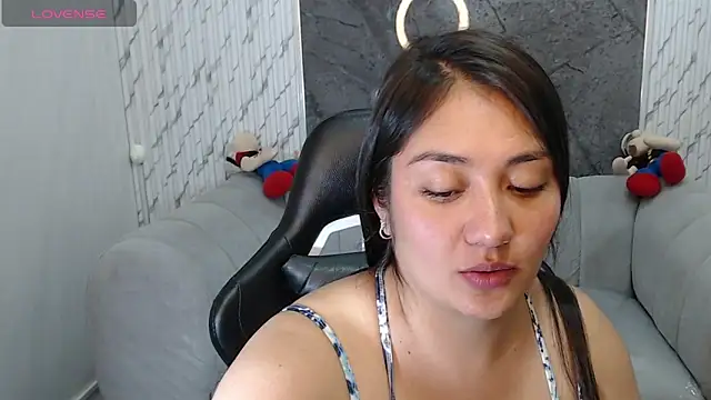 Snapshot of Ivony18_b chatting on December 14, 2025, 3:17 pm Ivony18 b online show from December 14, 2025, 3:17 pm