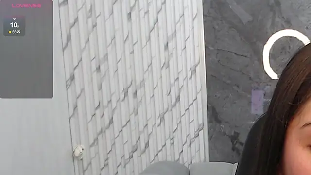 Snapshot of Ivony18_b chatting on January 14, 2026, 3:12 am Ivony18 b online show from January 14, 2026, 3:12 am