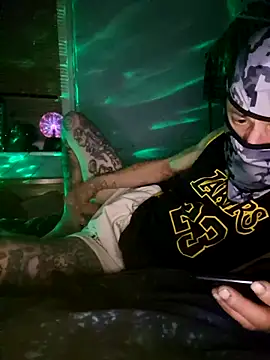 MODEST11 MMiILOO AMARO online show from October 21, 2025, 2:56 am