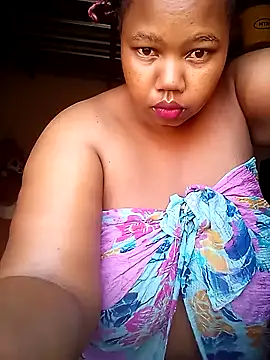 Snapshot of Curvycandy95 chatting on September 24, 2025, 5:33 am Curvycandy95 online show from September 24, 2025, 5:33 am