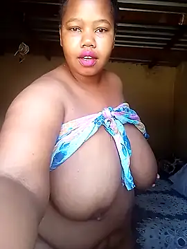 Snapshot of Curvycandy95 chatting on October 1, 2025, 6:08 am Curvycandy95 online show from October 1, 2025, 6:08 am