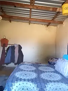 Snapshot of Curvycandy95 chatting on October 2, 2025, 6:20 am Curvycandy95 online show from October 2, 2025, 6:20 am