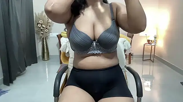 Snapshot of piyassi__divya chatting on June 18, 2026, 7:29 pm piyassi divya online show from June 18, 2026, 7:29 pm