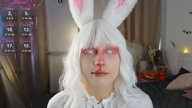 Moonlight1Sonata1 online show from October 24, 2025, 9:06 am