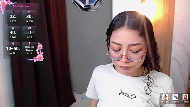 Snapshot of honeymoon_12 chatting on March 4, 2026, 7:03 am honeymoon 12 online show from March 4, 2026, 7:03 am