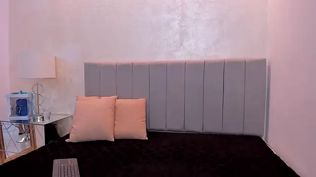 kendall roous online show from September 10, 2025, 7:58 pm